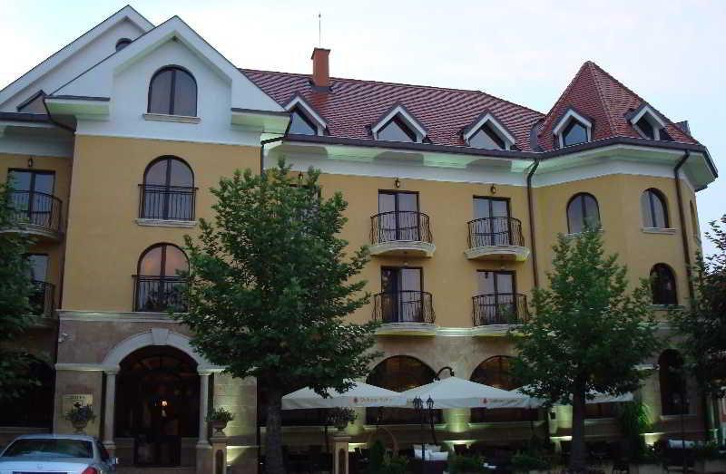 Hotel Chinar Hisarja Exterior foto