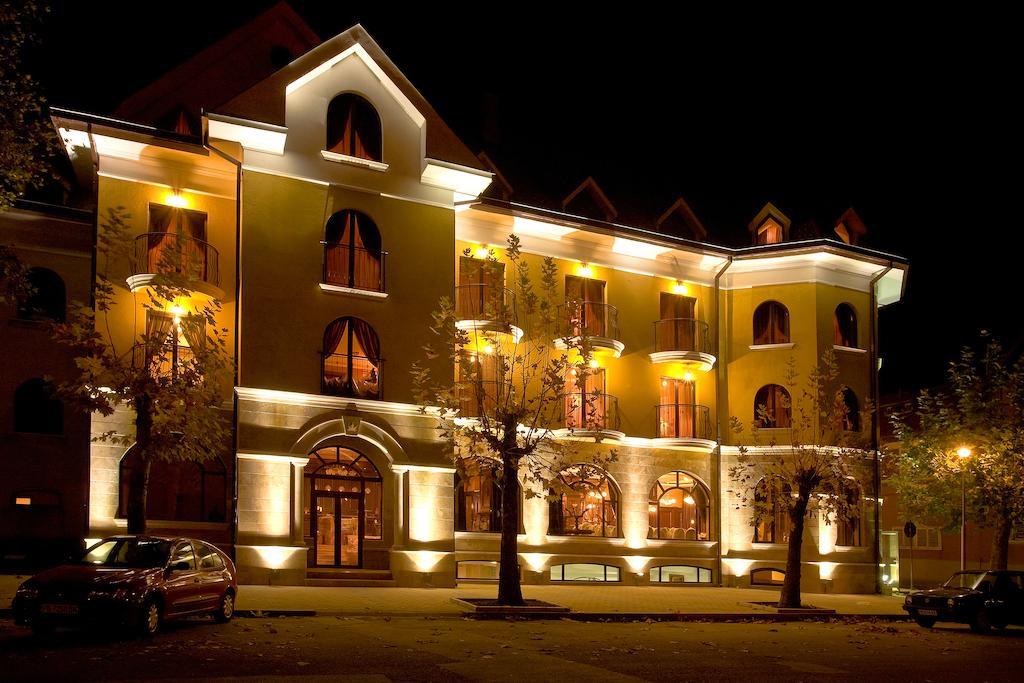 Hotel Chinar Hisarja Exterior foto
